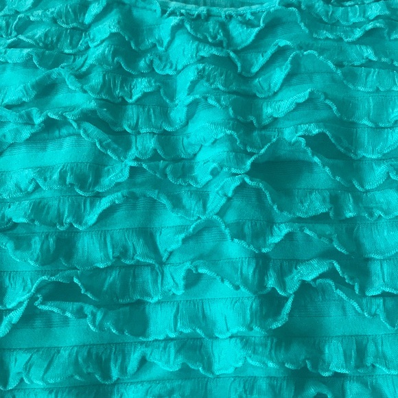 🔥🔥Green Ruffle Top🔥🔥 - Picture 2 of 4